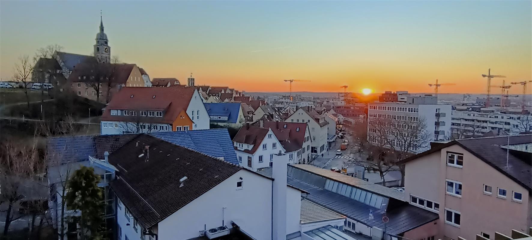 Sonnenuntergang in Böblingen am 10. März 2022. Von Jörg Spengler aus Hildrizhaus...