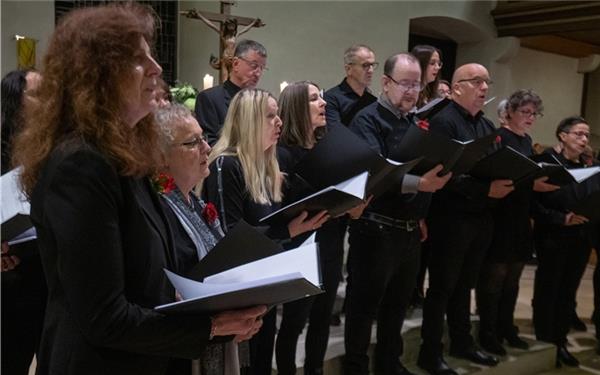 Sonst bei Gottesdiensten und Beerdigungen im Einsatz, lud der Chor „Taktgefühl“ erstmals zum Konzert. GB-Foto: Vecsey
