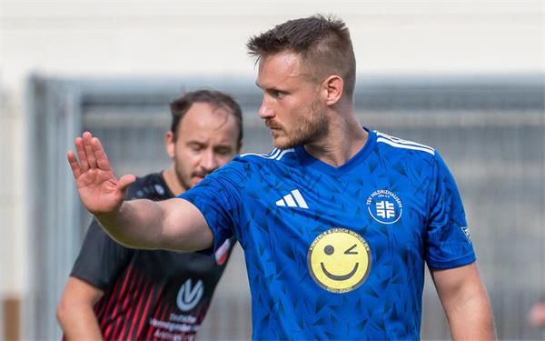 Spielertrainer Jens Egeler (vorne) hat mit dem TSV Hildrizhausen einen überzeugenden Pflichtsieg gelandet. GB-Foto (Archiv): Vecsey