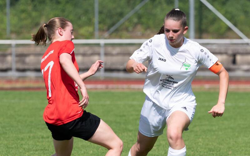 Spielführerin Leah Filipe Günthner (links) ist gestern mit dem VfL Herrenberg II an der Relegationshürde gescheitert.  GB-Foto: Vecsey