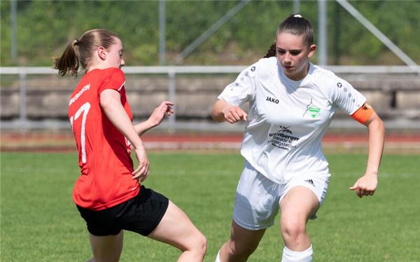 Spielführerin Leah Filipe Günthner (links) ist gestern mit dem VfL Herrenberg II an der Relegationshürde gescheitert.  GB-Foto: Vecsey