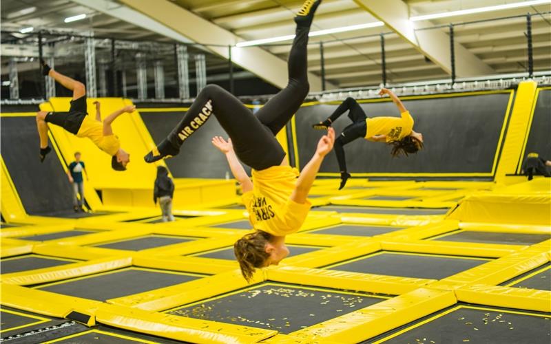 Familien-Tour: Große Sprünge auf dem Trampolin