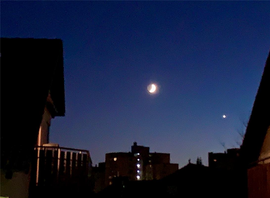 Städtische Romantik: Luna und Venus. Minja Rollinson aus Gäufelden erblickte die...