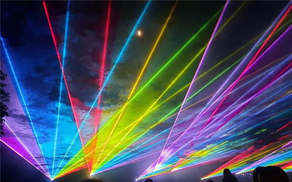 Starlight Express am Nachthimmel (aufgenommen von Christine Bacher aus Gäufelden)