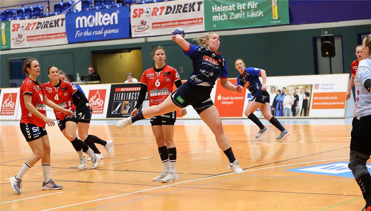 Stefanie Schoeneberg (SG H2Ku Herrenberg #2),   HSV Solingen-Gräfrath vs. SG H2K...