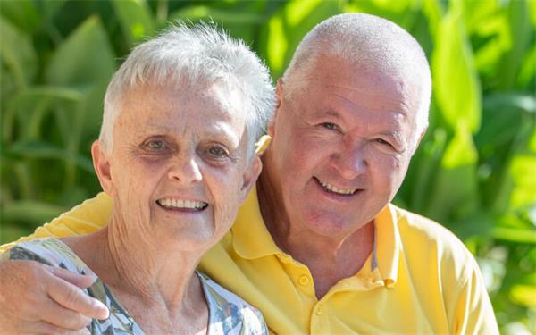 Stets das gemeinsame Ziel – und auch das eigene, gemeinsame Glück – im Blick zu behalten, ist für Renate und Karl Feikis bis heute ein Garant für 50 Jahre Ehe. GB-Foto: Vecsey