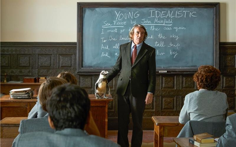 Steve Coogan spielt in „Der Pinguin meines Lebens“ Lehrer Tom Michell.GB-Foto: Tobis