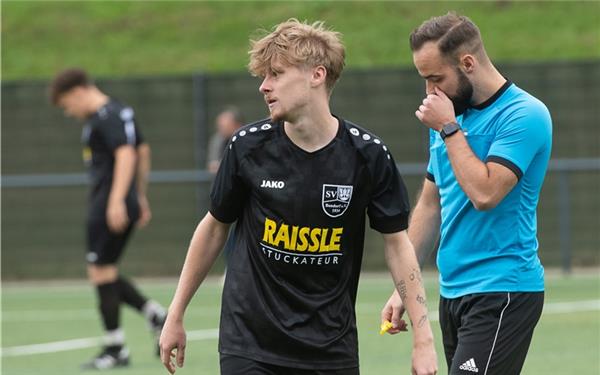 Steven Strecker schlug in der Nachspielzeit mit einem direkt verwandelten Freistoß zu. GB-Foto: Schmidt