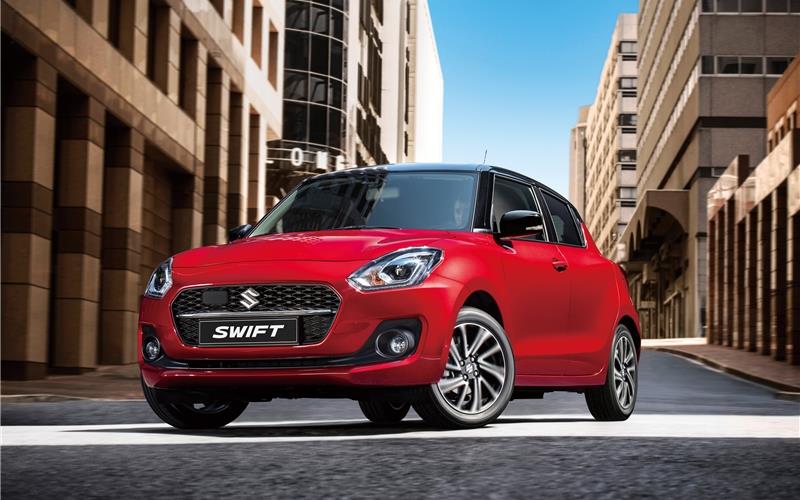 Stil undSportlichkeit:Der Suzuki Swiftmit frischemAußendesignGB-Fotos: gb