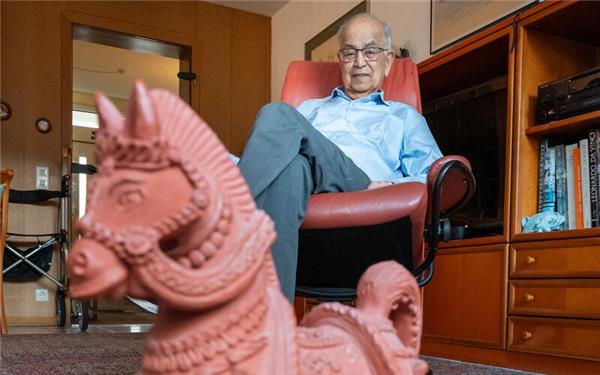 Subramaniam Padmanabhan stammt aus Indien und hat in Deutschland eine neue Heimat gefunden – heute wird er 90 Jahre alt.GB-Foto: Vecsey
