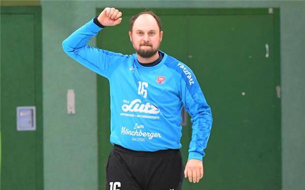 Sven Rinderknecht hatte mit seinen Paraden maßgeblichen Anteil am ersten Saisonerfolg des Verbandsligisten SG H2Ku Herrenberg II. GB-Foto: Gebhardt