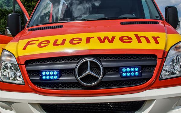 Symbolbild Symbolfoto Internet Blaulicht Unfall Polizei DRK Feuerwehr Einsatz GB-Foto: SDMG/Dettenmeyer