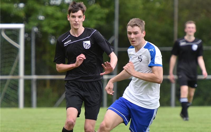 Die Bezirksgrenzen werden aufgelöst Szene aus dem diesjährigen A-Jugend-Pokalfinale zwischen der SG Gärtringen/Aidlingen (links) gegen den VfL Sindelfingen: Im kommenden Spieljahr gibt es unterhalb der Bezirksstaffel eine Qualifikationsrunde GB-Foto (Archiv): Vecsey