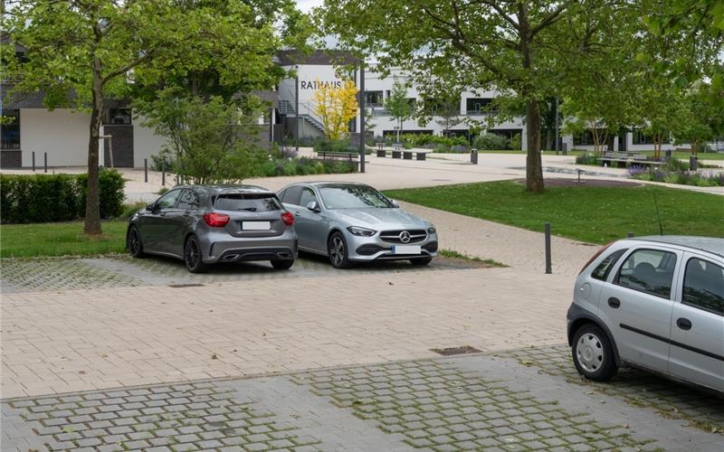 Tatort Parkplatz: Zwei Personen wurden schwer verletzt. GB-Foto: Vecsey