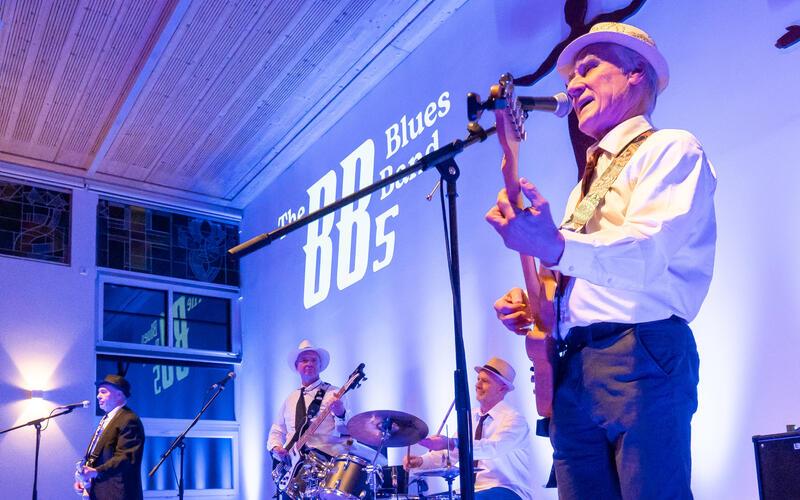 The BBs Blues Band kennt sich aus im Blues – und gab in Herrenberg die Probe aufs Exempel. GB-Foto: Vecsey