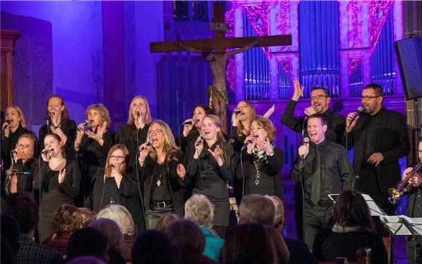 „The Gospel House“ tritt im Rahmen seiner Weihnachtstour auf. GB-Foto: gb
