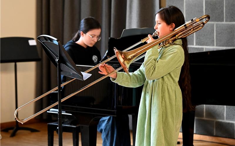Themenkonzert im Studio der Musikschule: Zina Wessels Perelo (Posaune) und Frida Wessels Perelo (Klavier) GB-Foto: Holom