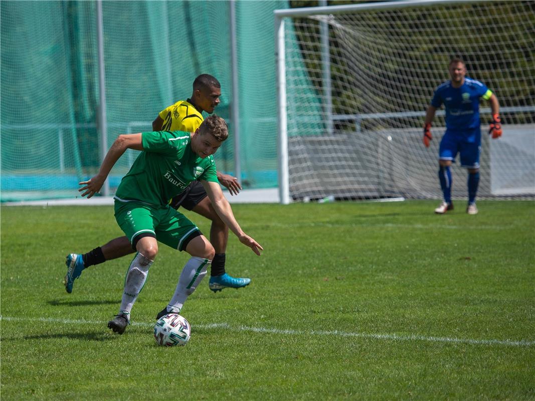 Tobias Haux (SV 03 Tuebingen #29) und Daniel Betz (VfL Herrenberg #22),  SV 03 T...