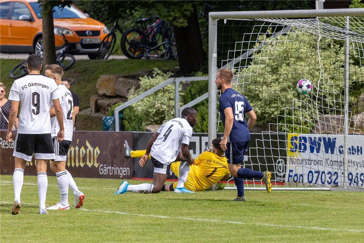 Tor zum 0:1 durch Nakos Panagiotis (Young Boys Reutlingen #11), FC Gaertringen -...