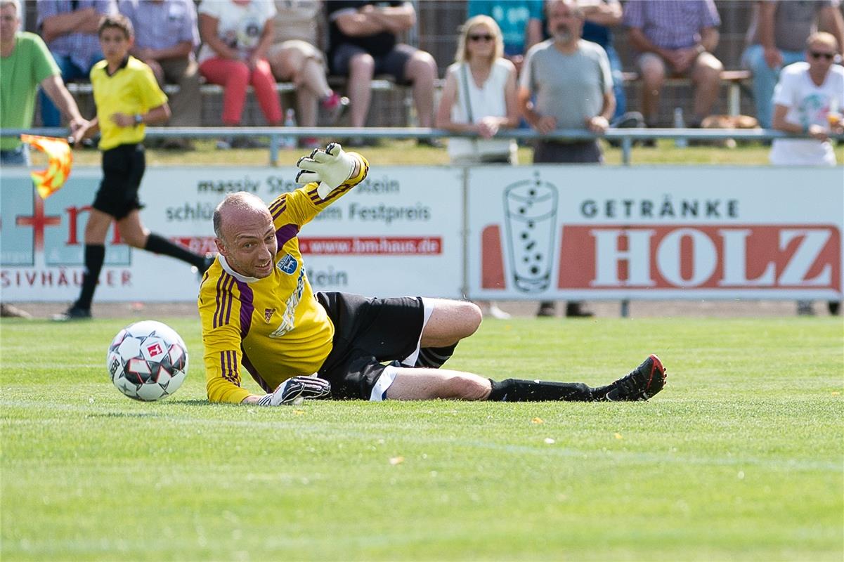 Tor zum 1:0 durch Chiquinho (Borussia Moenchengladbach Traditionself #16), Marco...