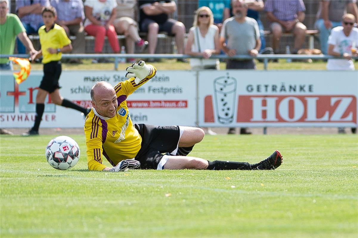 Tor zum 1:0 durch Chiquinho (Borussia Moenchengladbach Traditionself #16), Marco...