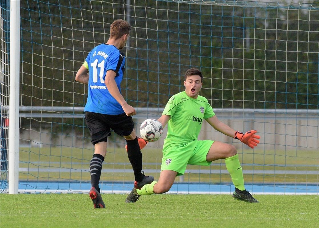 Torschuetze zum 3:1 Luca Kravoscanec (VfL Nagold #11) gegen SSV Schlussmann Enri...