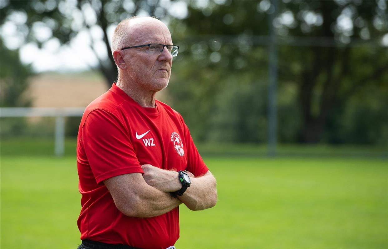 Trainer Willi Zimmermann Fortuna Böblingen   Fußball Rohrau gegen Fortuna Böblin...