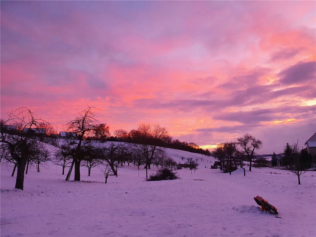 Traumhafter Sonnenuntergang in lila, von Silke Elsner aus Mönchberg