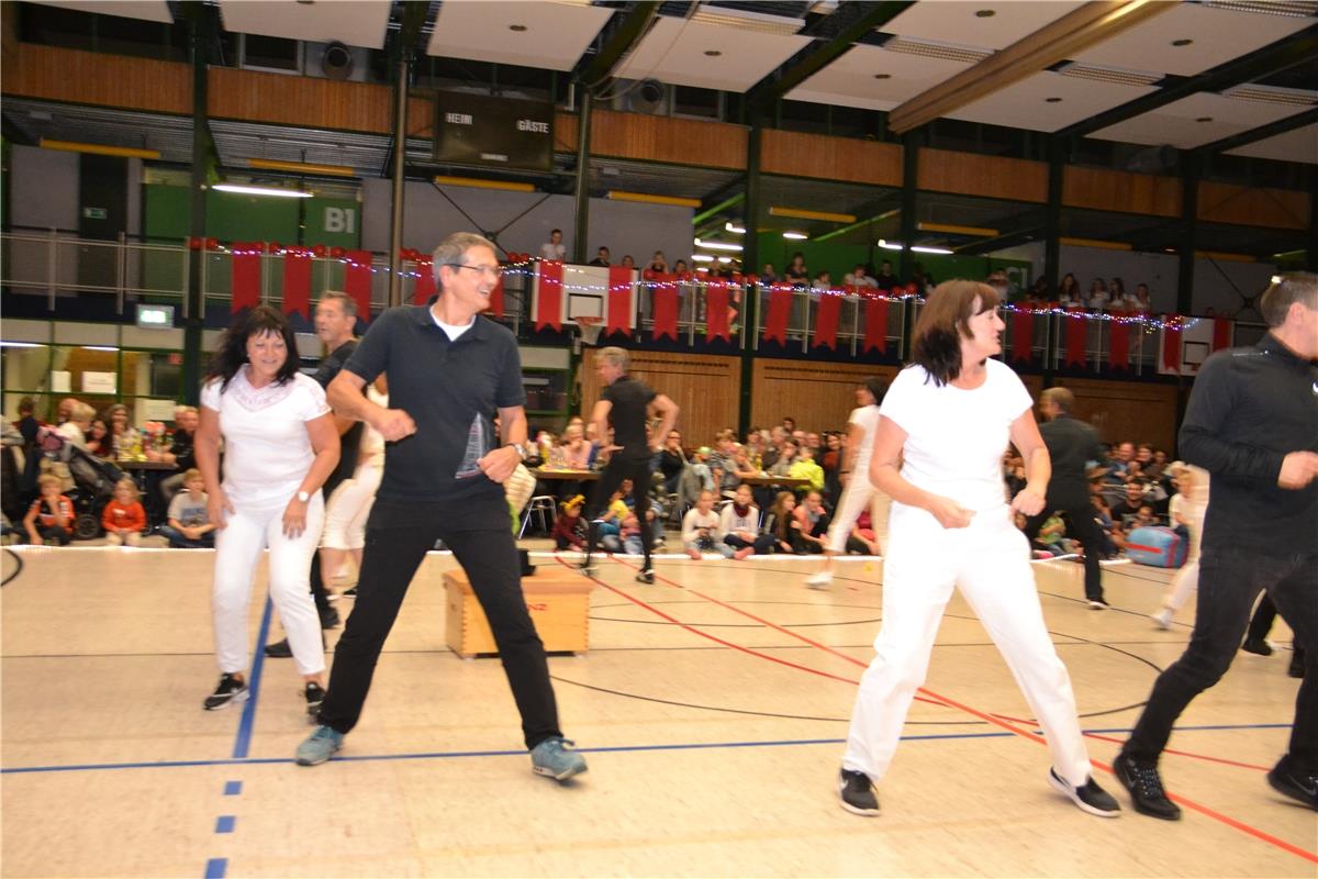 Turnshow des TSV Öschelbronn Bild: Uwe Büchsenstein