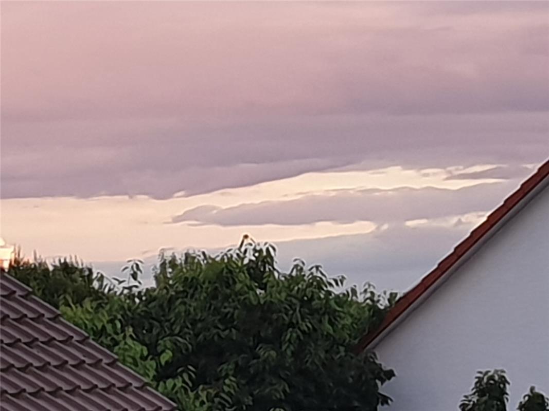 Ulrike Hätinger aus Kayh sieht hier einen Teil des Bodensees am Kayher Himmel, a...