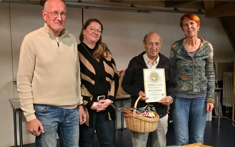 Umfangreiche Neuwahlen, Verabschiedungen und Ehrungen gab es beim Liederkranz Kayh. GB-Fotos: gb