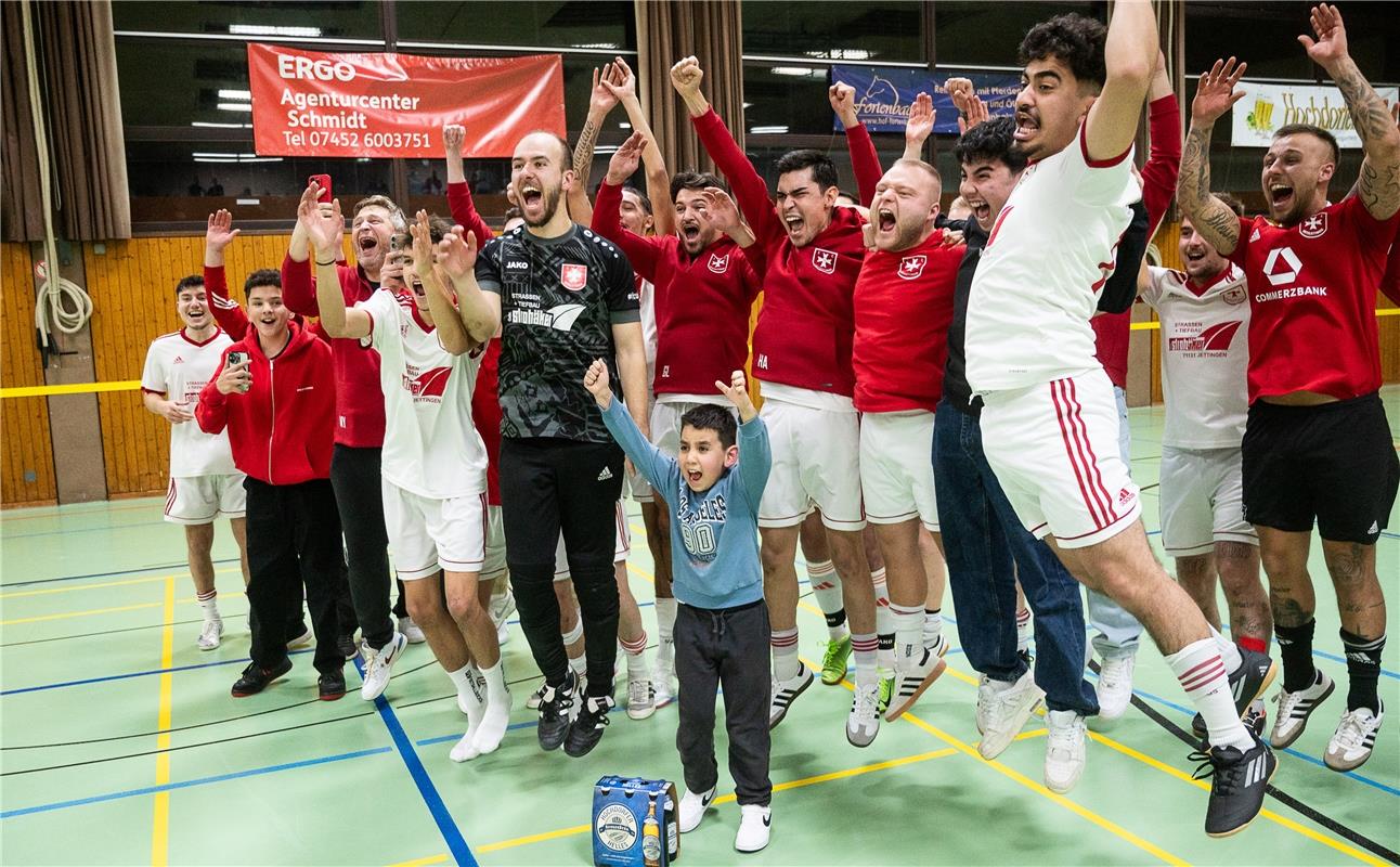 Unterjettingen ( weiß rot ) gewinnt das Hallenturnier in Jettingen 1 / 2025 Foto...