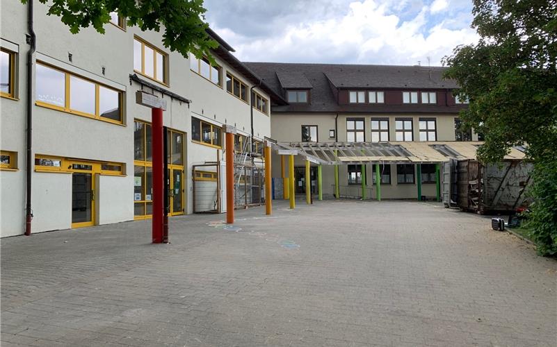 Unterjettinger Grundschule:Sie wird jetzt zum Teil erneuertGB-Foto: gb