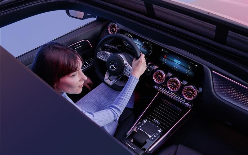 Unverwechselbares Farbkonzept im Interieur des Mercedes EQA