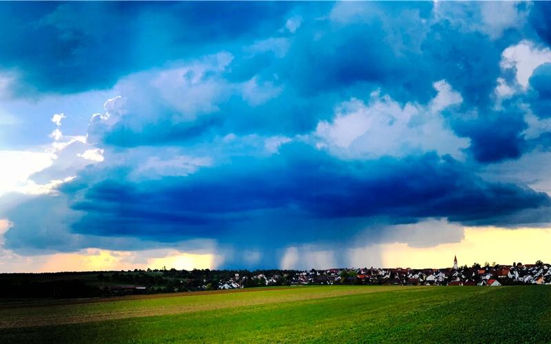 Deutscher Wetterdienst: Im Landkreis droht heute Gefahr von Gewitter, Sturm und Hagel Unwetterim AnzugGB-Leserfoto (Archiv): Frank Deuble
