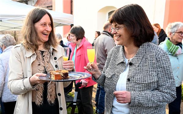 Uschi Buck (rechts) beim Ständerling mit Kollegin Dorin Dömland. GB-Foto: Holom