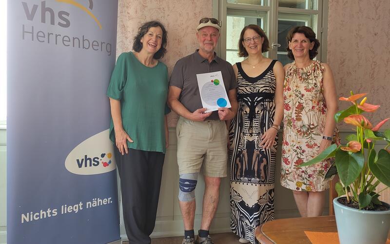 VHS-Kursleiter Michael Weyhing nach 26 Jahren verabschiedet