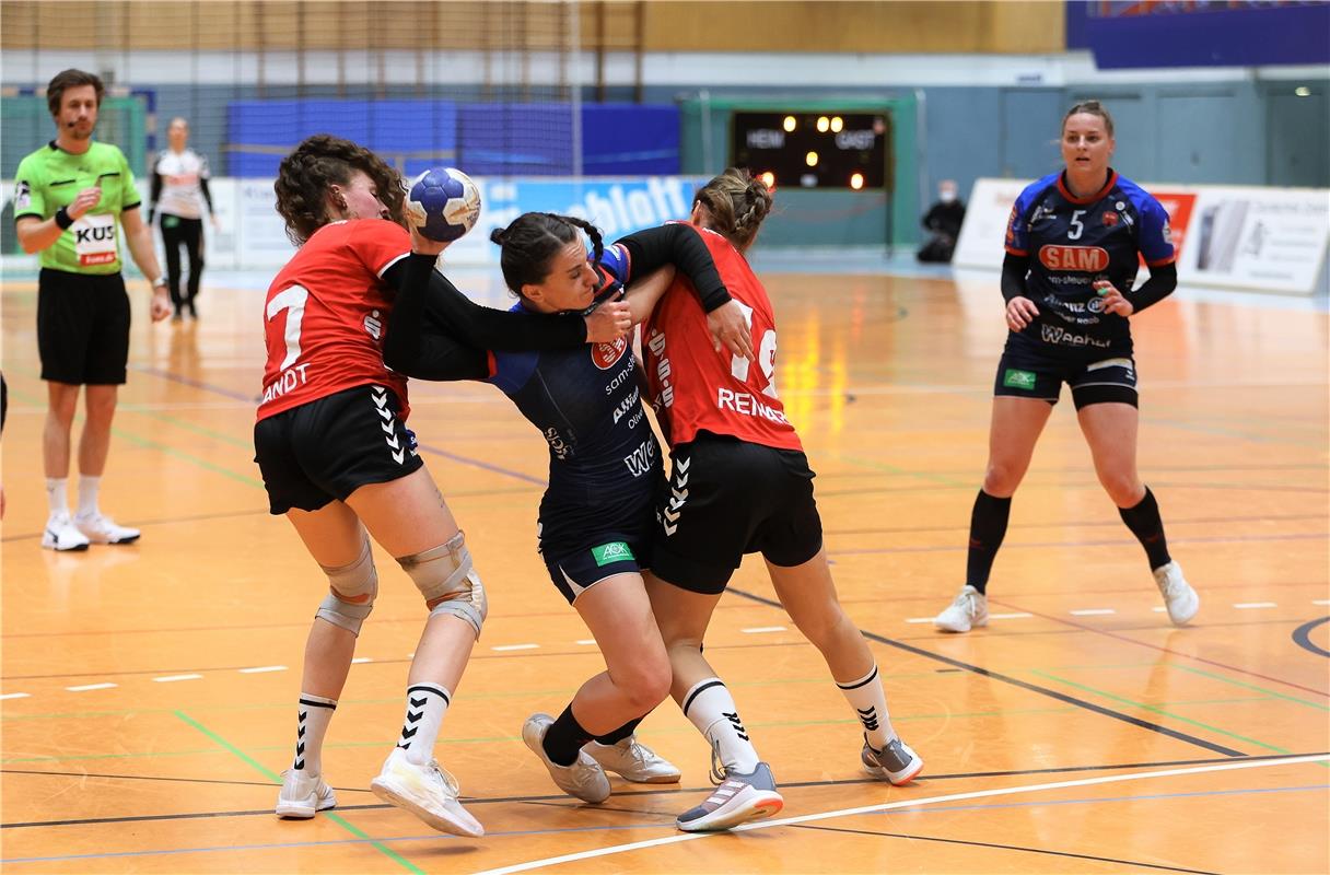 Vanessa Brandt (Solingen #77), Mandy Reinarz (Solingen #19) und Carolin Tuc (Her...