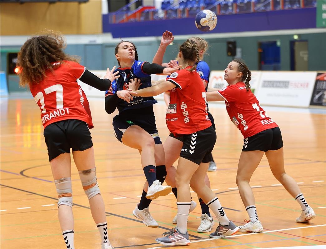 Vanessa Brandt (Solingen #77), Mandy Reinarz (Solingen #19) und Carolin Tuc (Her...