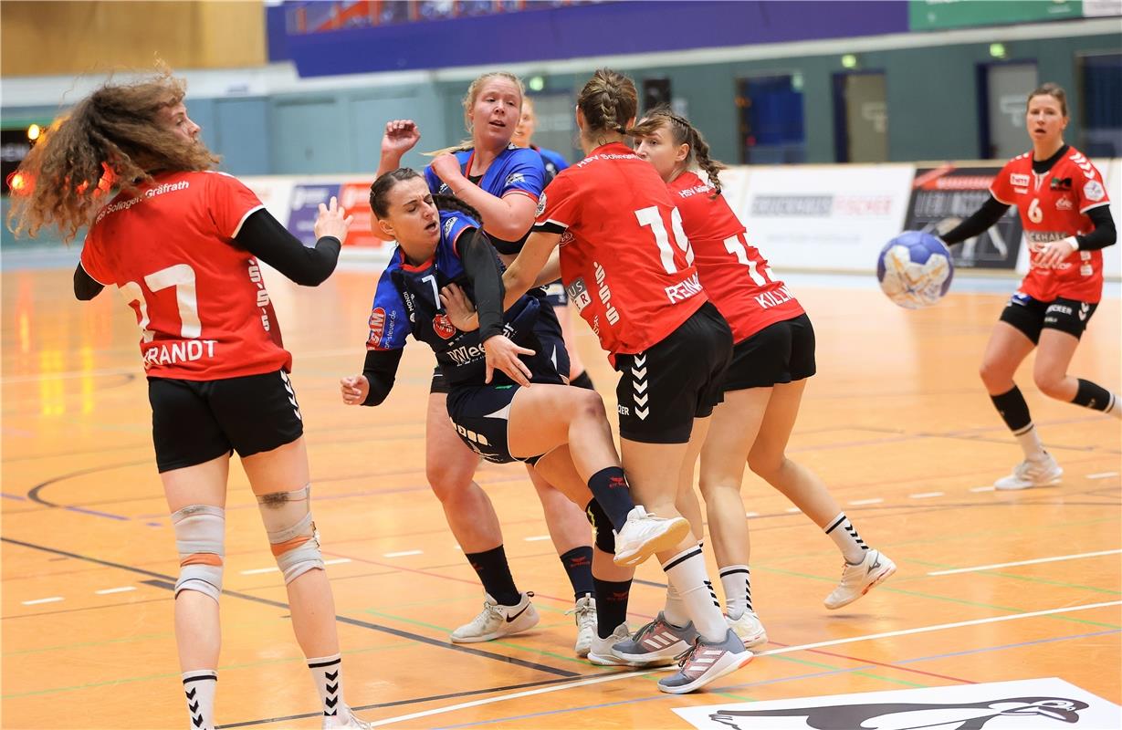 Vanessa Brandt (Solingen #77), Mandy Reinarz (Solingen #19) und Carolin Tuc (Her...