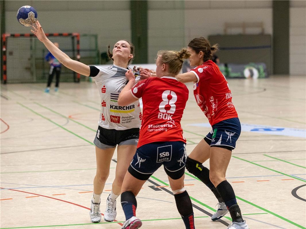Vanessa Nagler (VfL Waiblingen #06), Aylin Bok (SG H2Ku Herrenberg #08) und Jura...