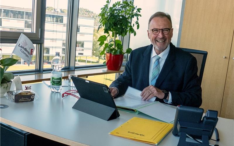 Verabschiedet sich von der Führung des Tübinger Landratsamtes: Joachim Walter blickt im Interview zurück. GB-Foto: Gokeler
