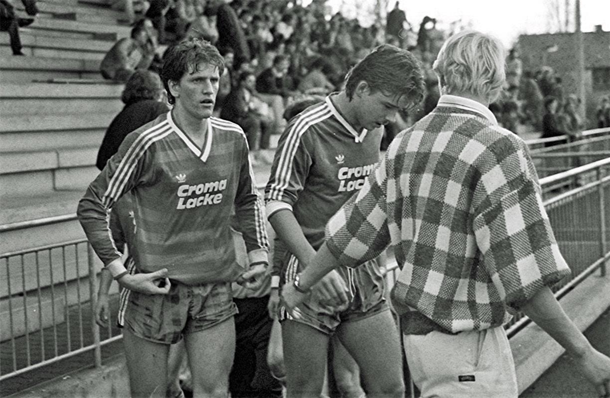 Verbandsligakicker mit Klaus Schanz (links) und Jochen Novdomsky 