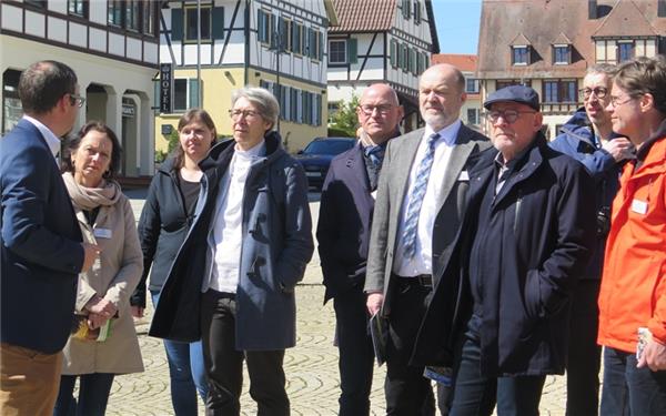 Verkehrsminister und Regierungspräsidentin beäugen Ortsmitten