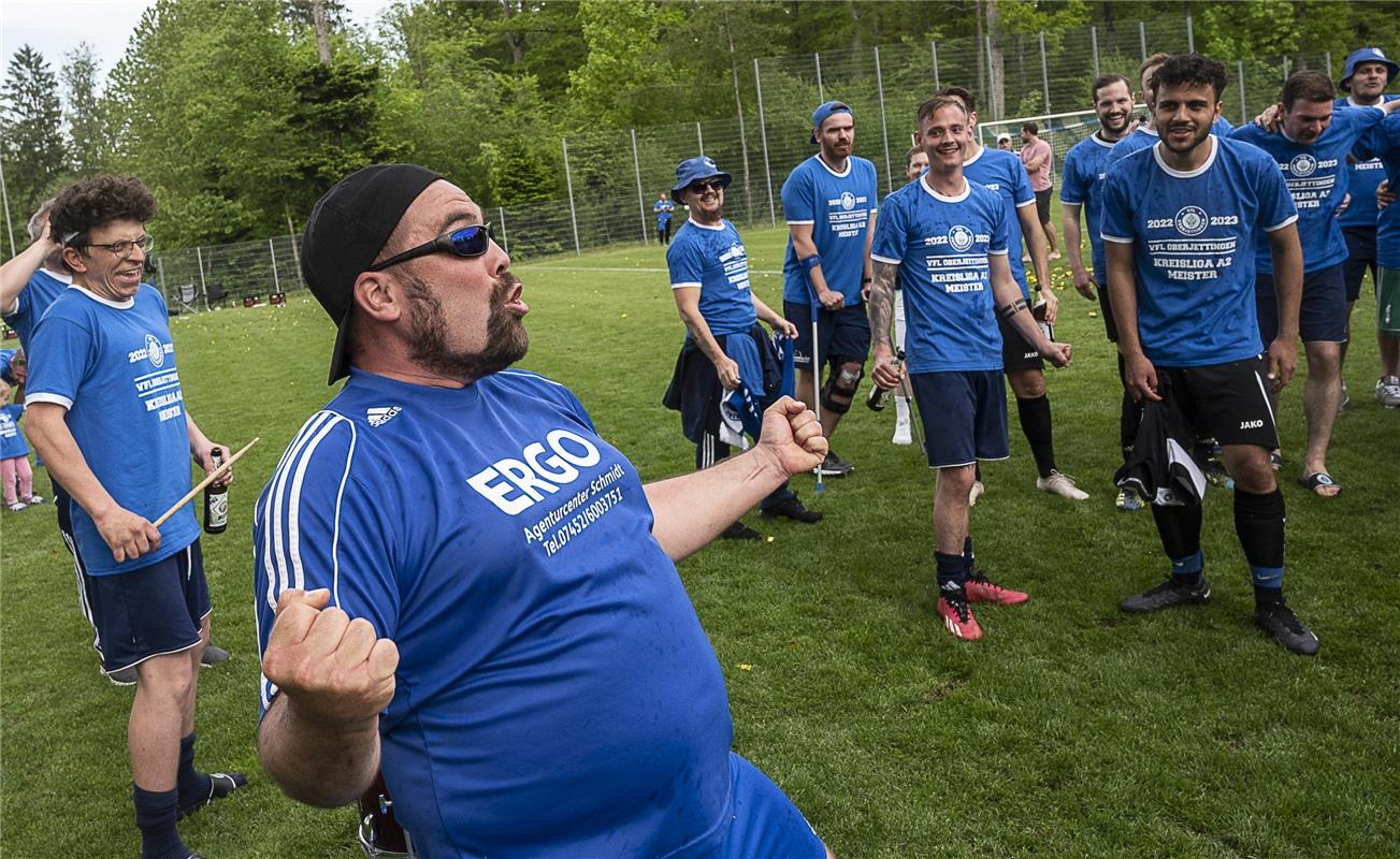 VfL Oberjettingen – SV Oberjesingen - Oberjettingen feiert die Meisterschaft 5 /...