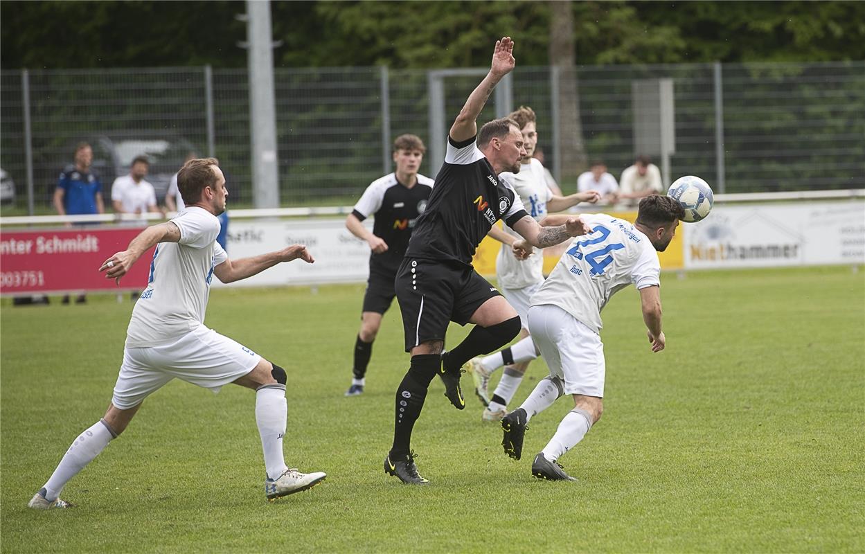 VfL Oberjettingen – SV Oberjesingen - Oberjettingen feiert die Meisterschaft 5 /...