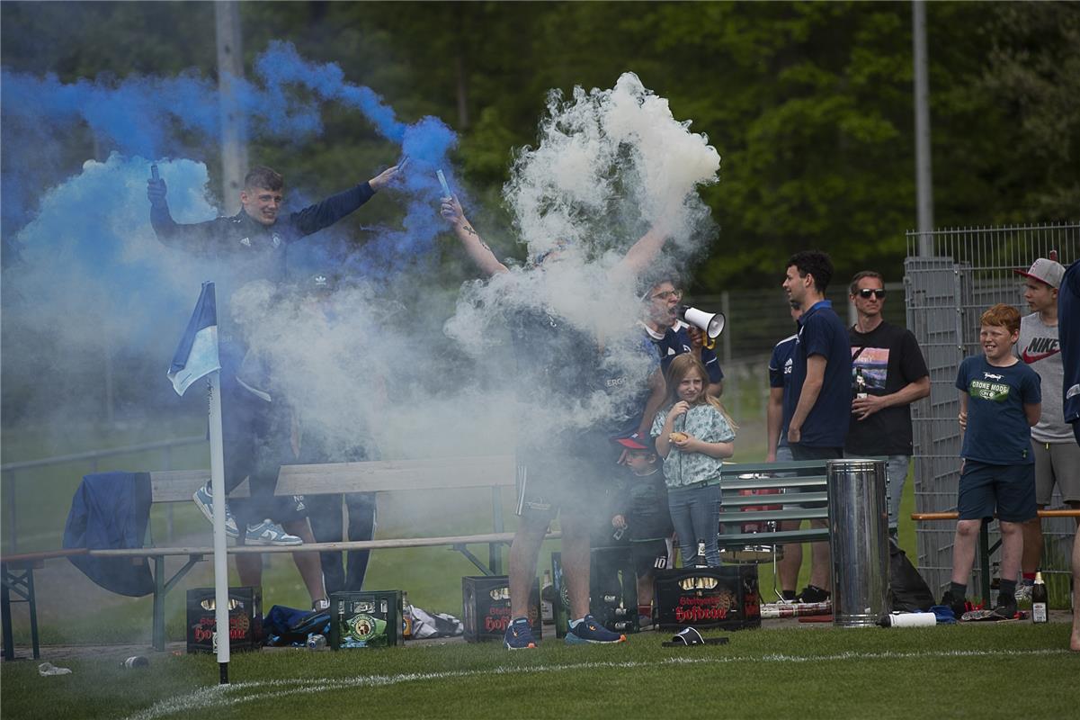 VfL Oberjettingen – SV Oberjesingen - Oberjettingen feiert die Meisterschaft 5 /...