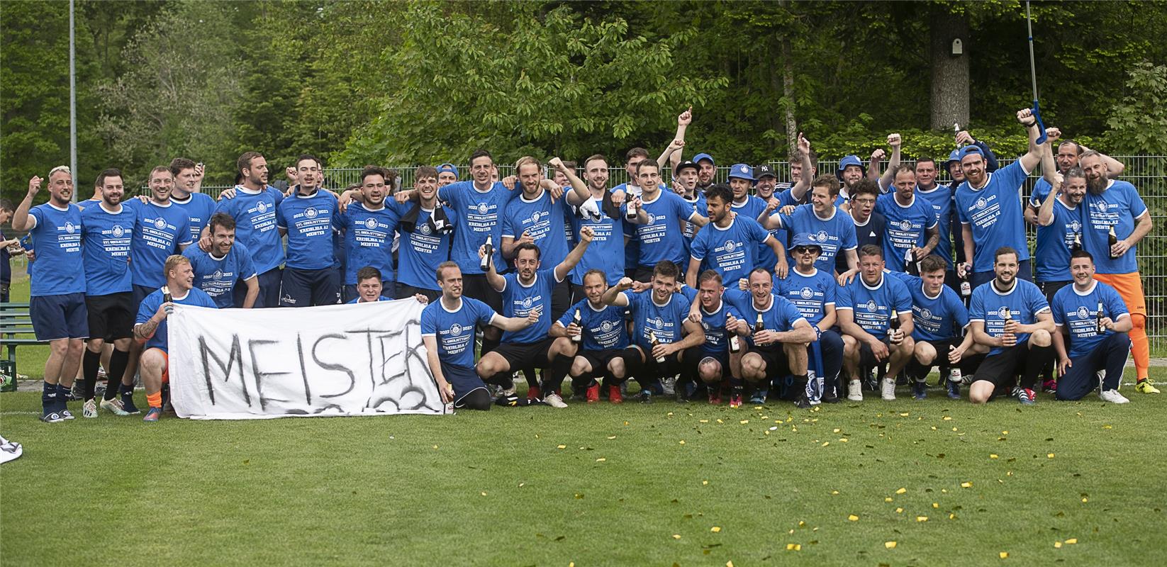 VfL Oberjettingen – SV Oberjesingen - Oberjettingen feiert die Meisterschaft 5 /...