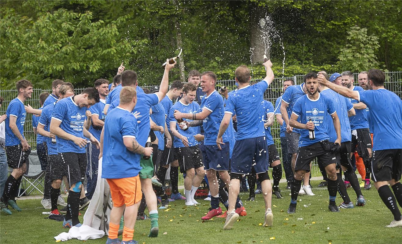 VfL Oberjettingen – SV Oberjesingen - Oberjettingen feiert die Meisterschaft 5 /...