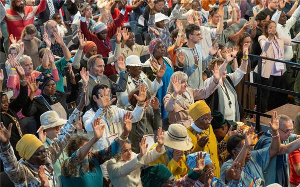 Viel Rücklauf erfuhr der Heilungsgottesdienst in der Stadthalle. GB-Foto: Vecsey